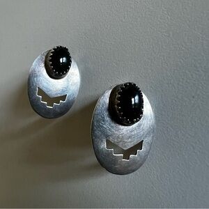 🖤 Indigenous American - Silver and Black Onyx Concho-shape Earrings